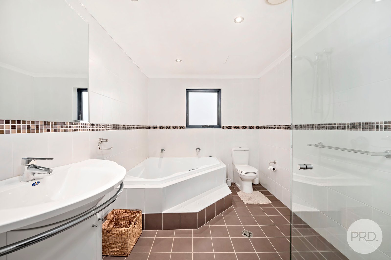 4/18 Kurrawa Close NELSON BAY 21