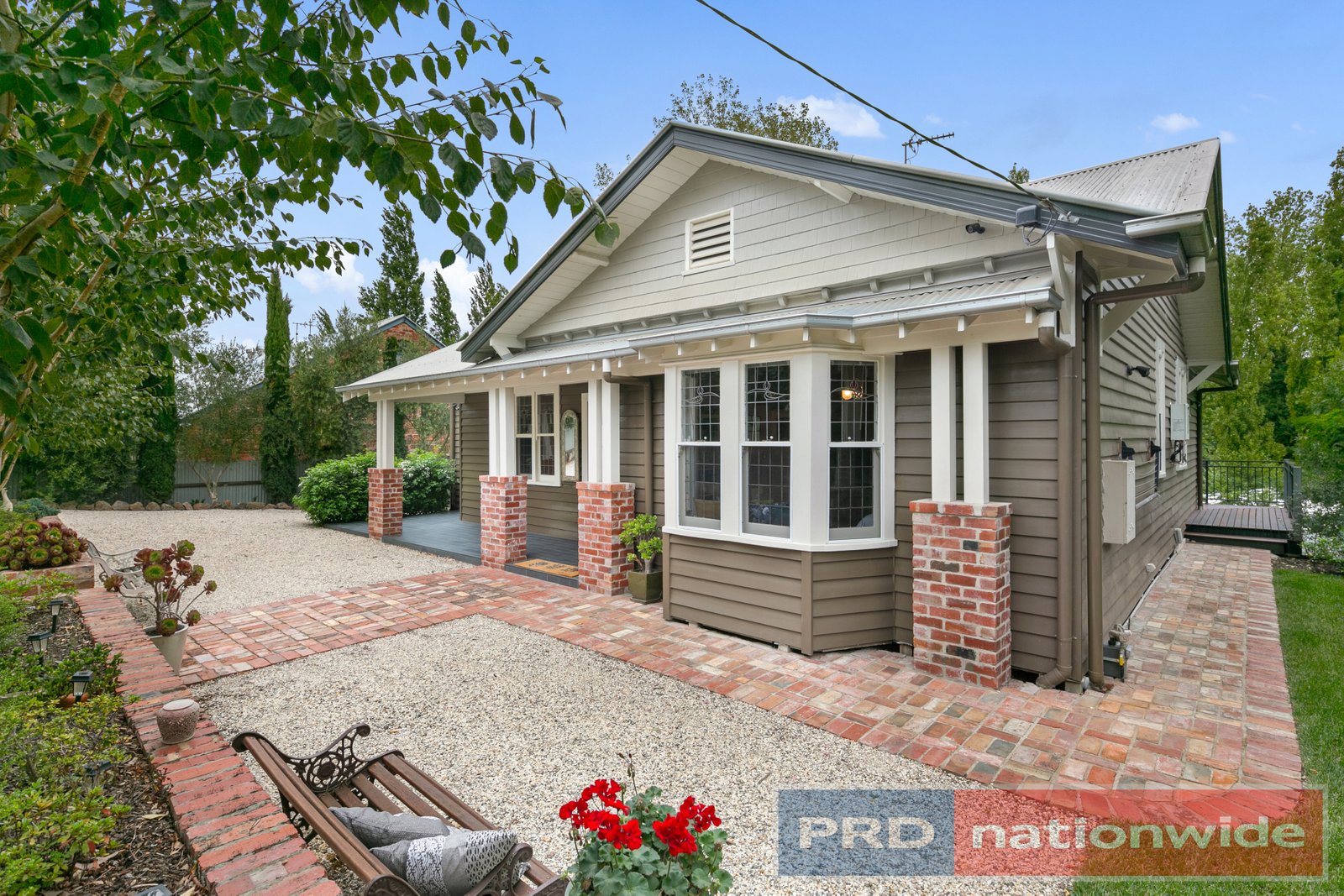 418 Larter Street GOLDEN POINT 1