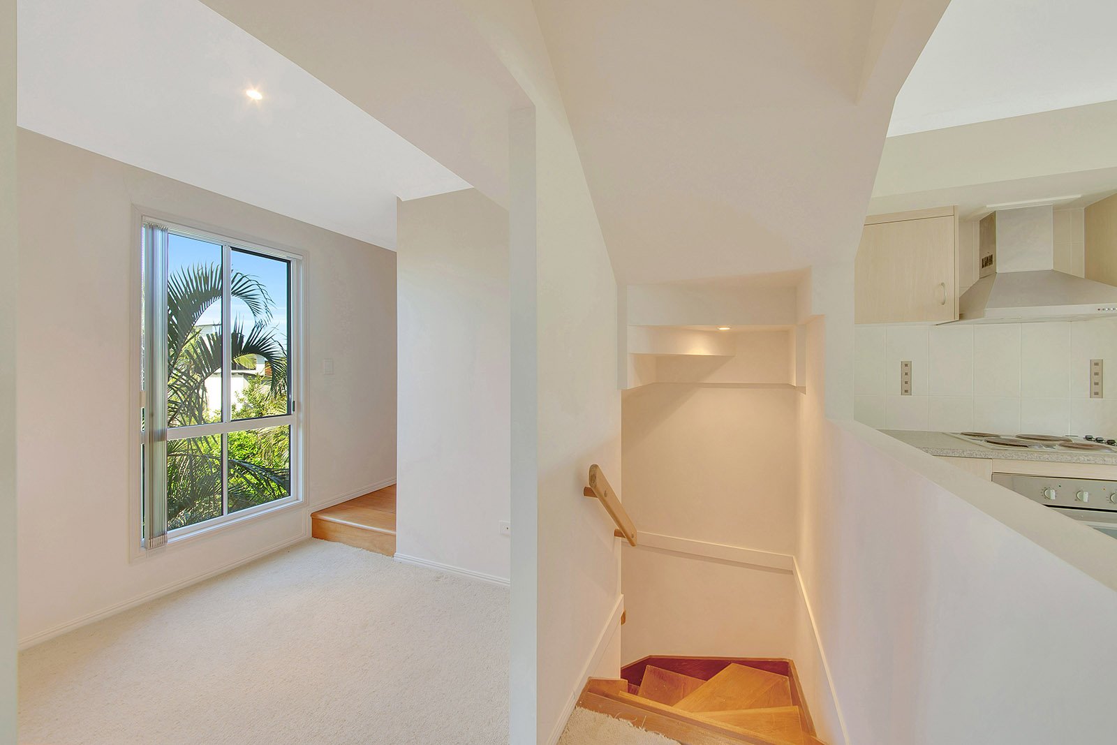 4/18 PACIFIC Avenue TANNUM SANDS 12