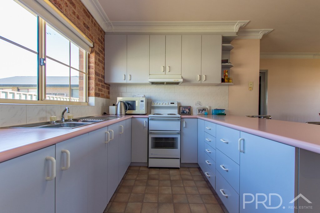 4/18 Russell Street TUMUT 4