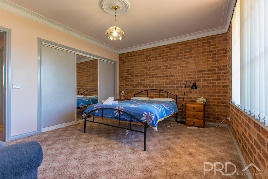 4/18 Russell Street TUMUT 7