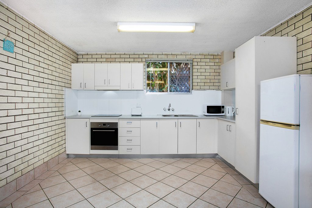 4/1875 Gold Coast Highway BURLEIGH HEADS 3