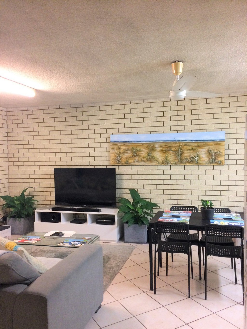 4/1875 Gold Coast Hwy  BURLEIGH HEADS 1