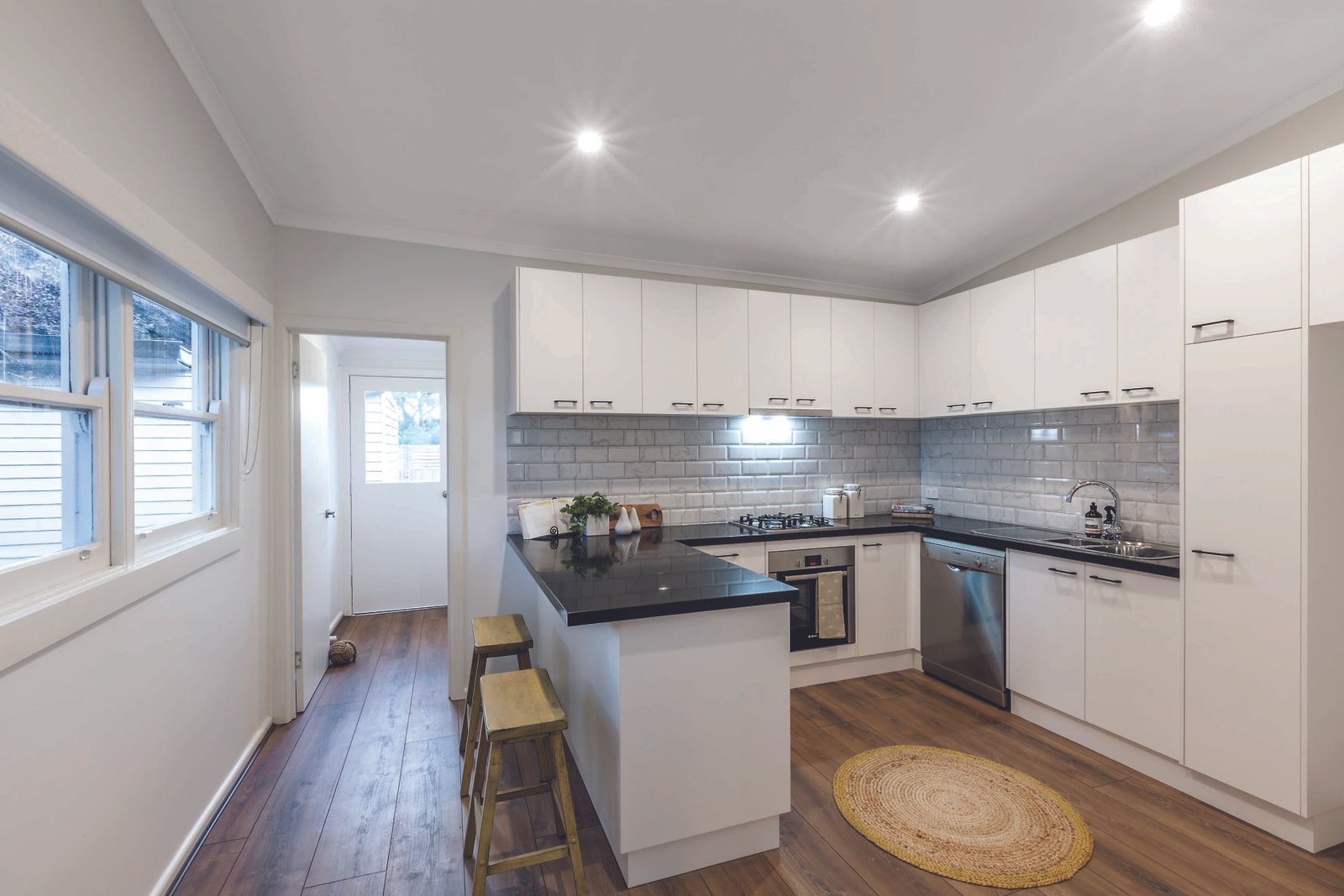 Gallery: 419 Drummond Street South