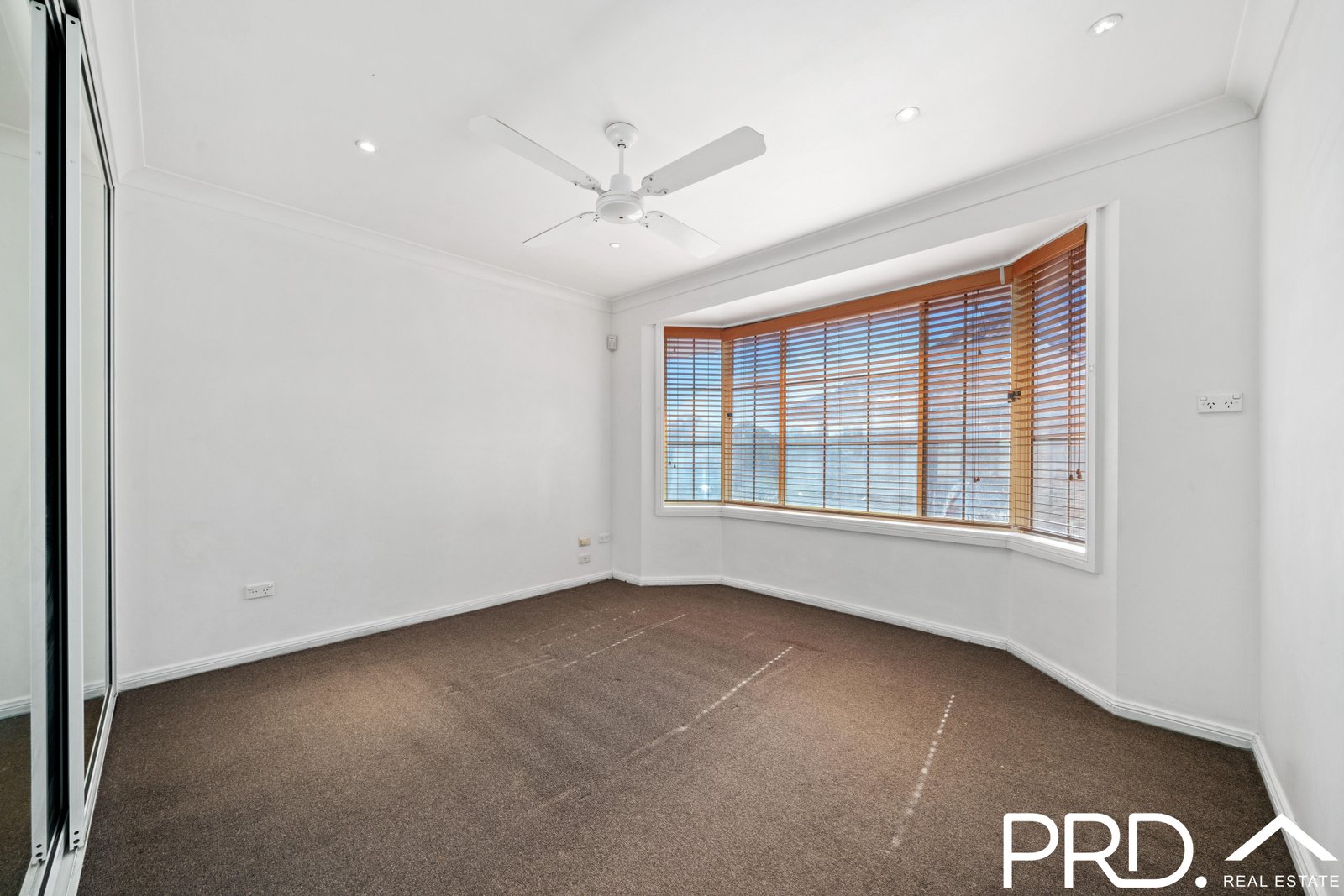 4/19 Hixson Street BANKSTOWN 4