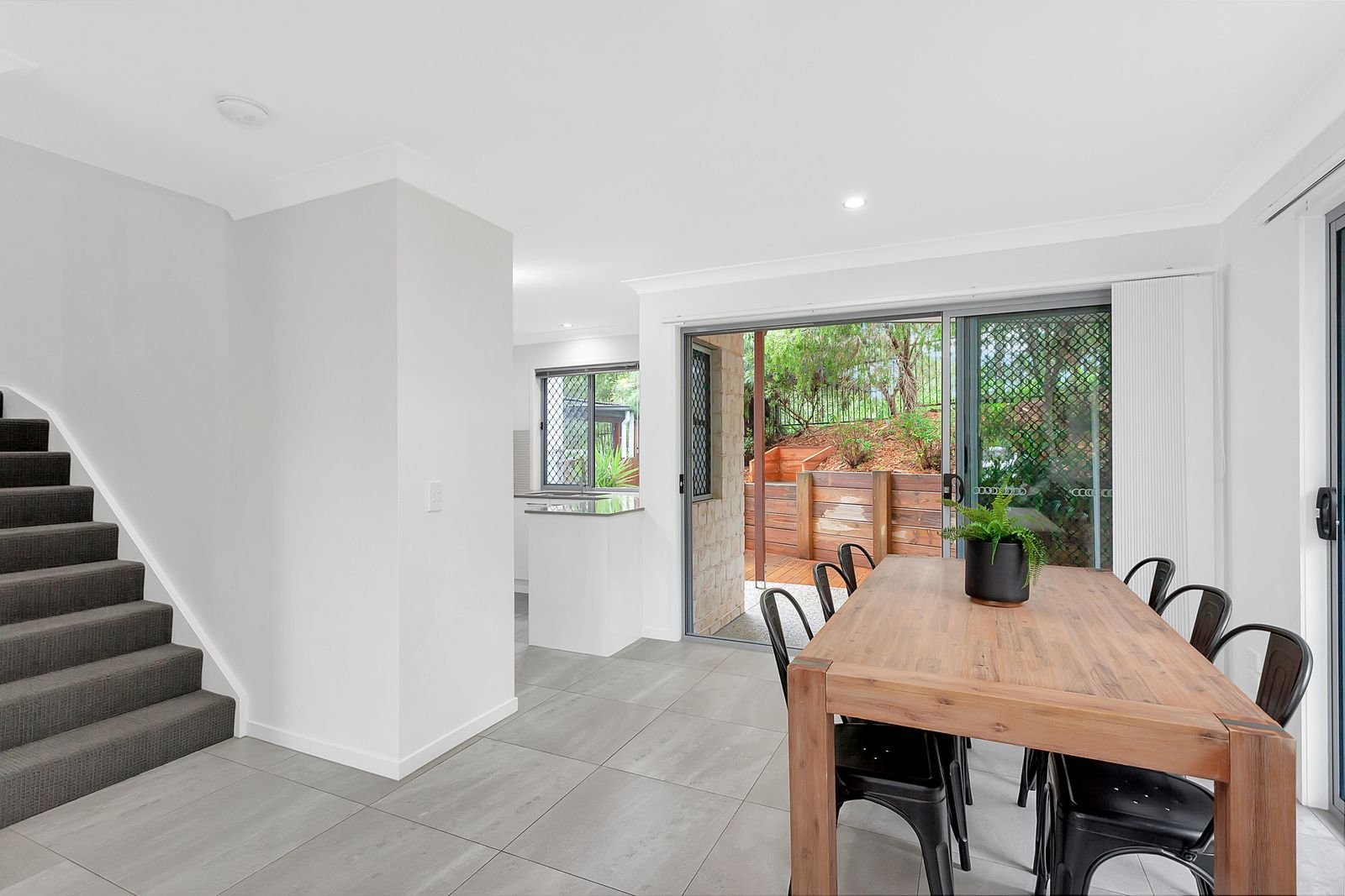 4/19 Rees Court ELANORA 8