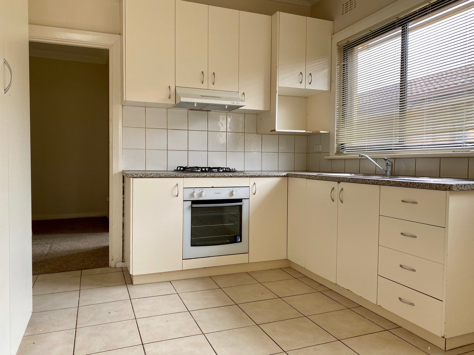 419 Tarakan Avenue NORTH ALBURY 2