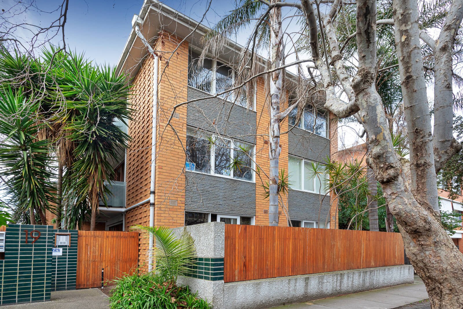 Real Estate and Property in 4/19 Tiuna Grove, Elwood, VIC