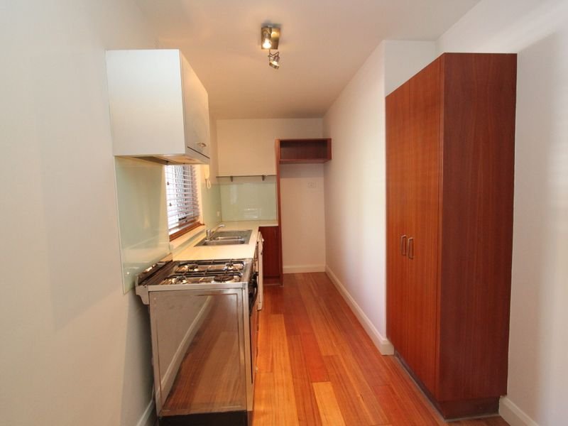 Real Estate and Property in 4/19 Tiuna Grove, Elwood, VIC