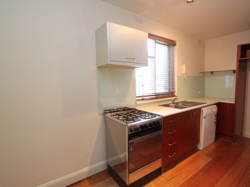 Real Estate and Property in 4/19 Tiuna Grove, Elwood, VIC