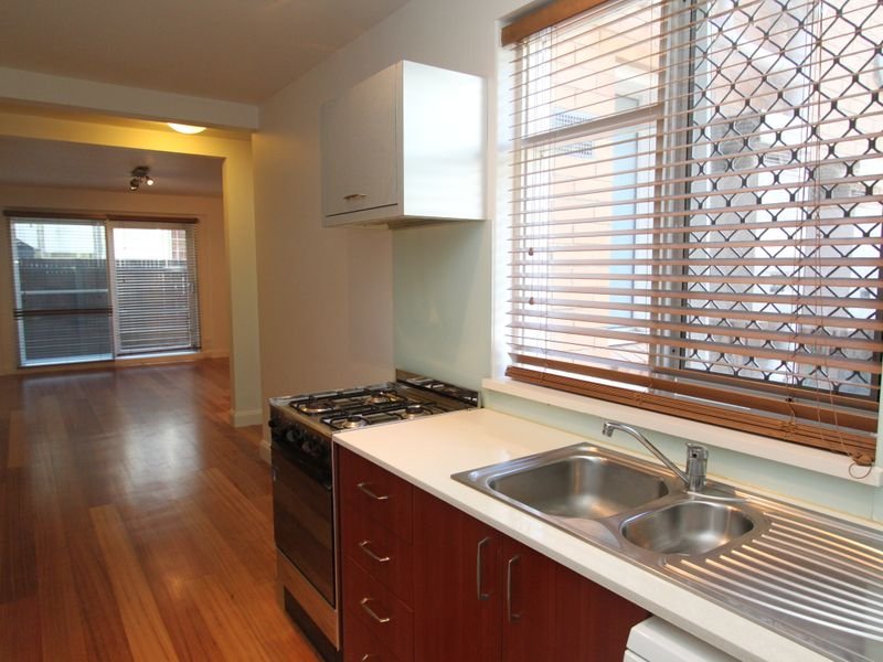 Real Estate and Property in 4/19 Tiuna Grove, Elwood, VIC