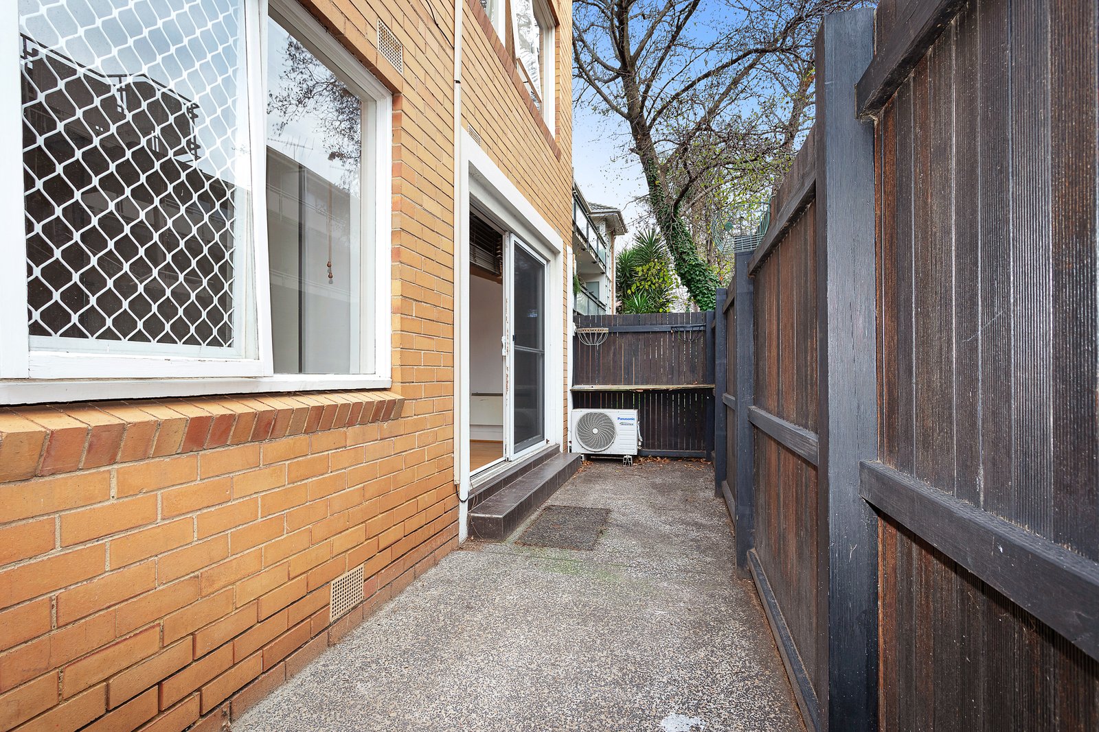 Real Estate and Property in 4/19 Tiuna Grove, Elwood, VIC