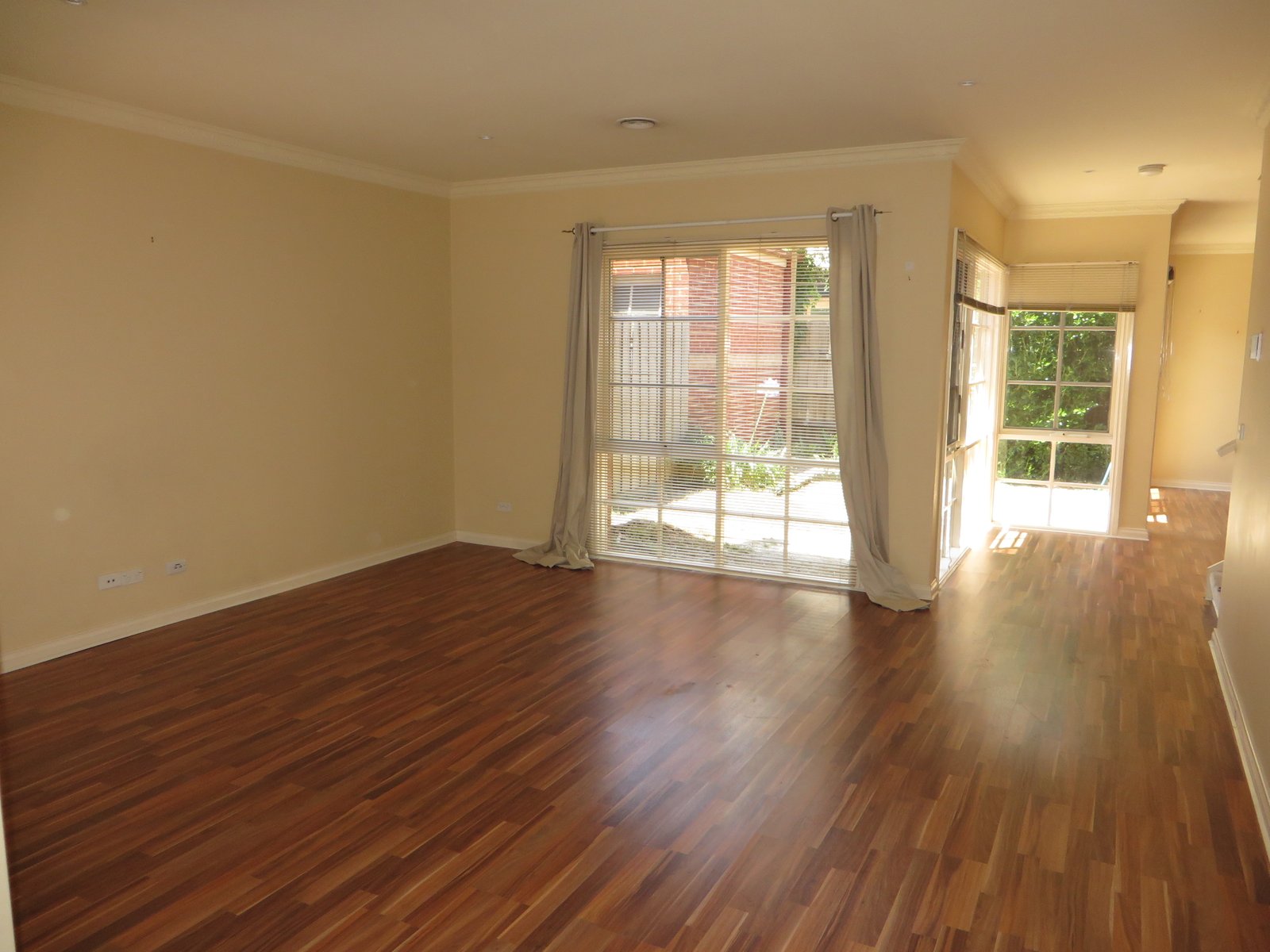 Gallery: 4/190 Bay Road