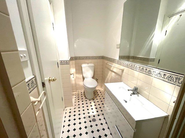 4/192 St Johns Road GLEBE 3