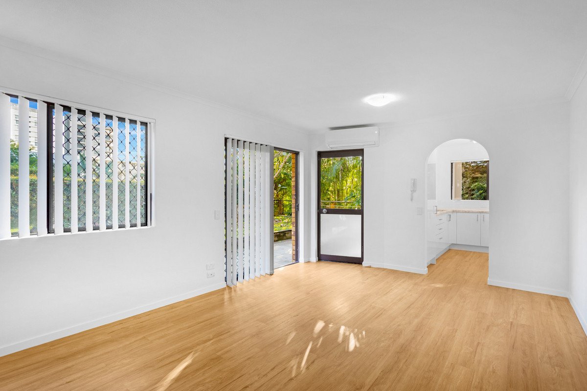 4/1925 Gold Coast Highway BURLEIGH HEADS 1