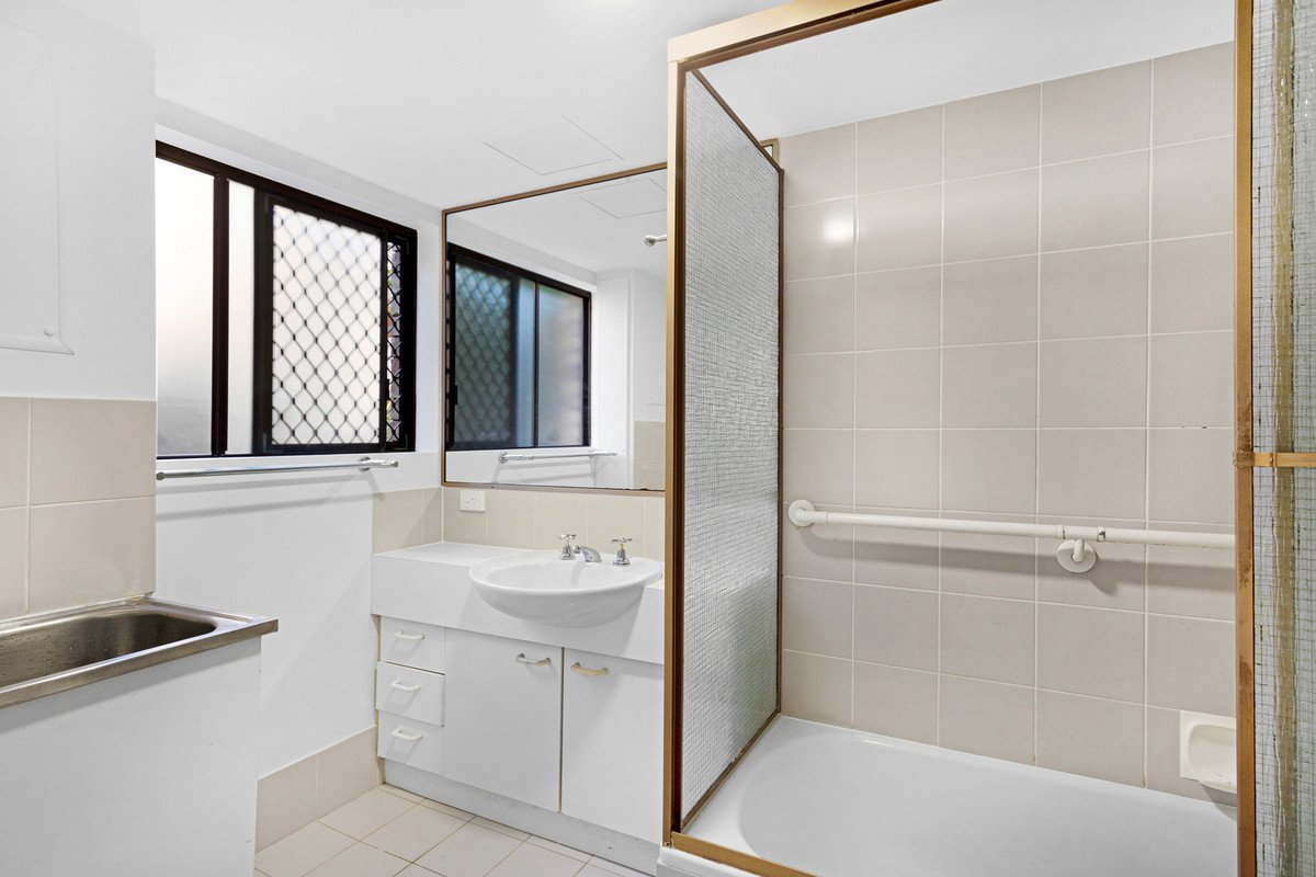 4/1925 Gold Coast Highway BURLEIGH HEADS 7