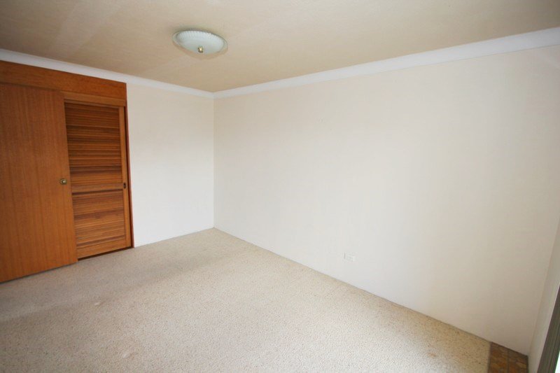 4/196 Marine Parade LABRADOR 7