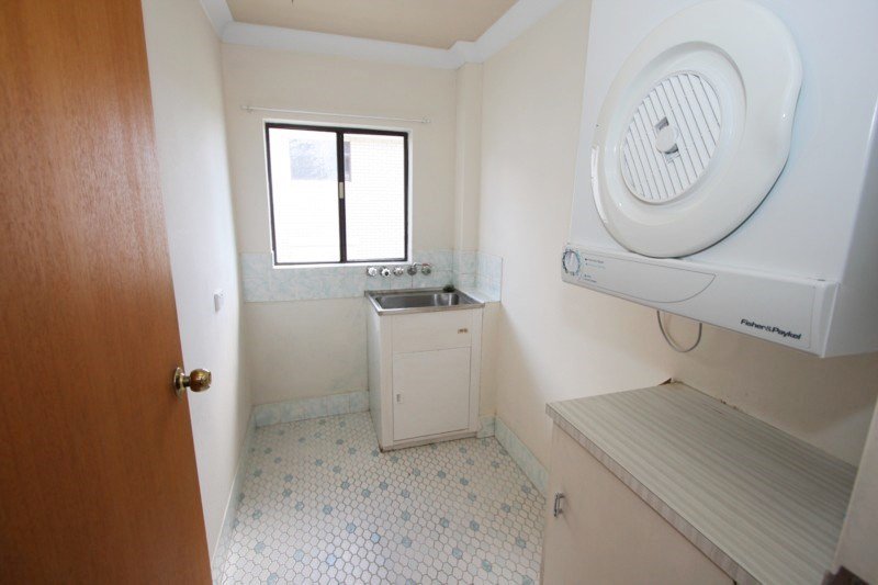 4/196 Marine Parade LABRADOR 9
