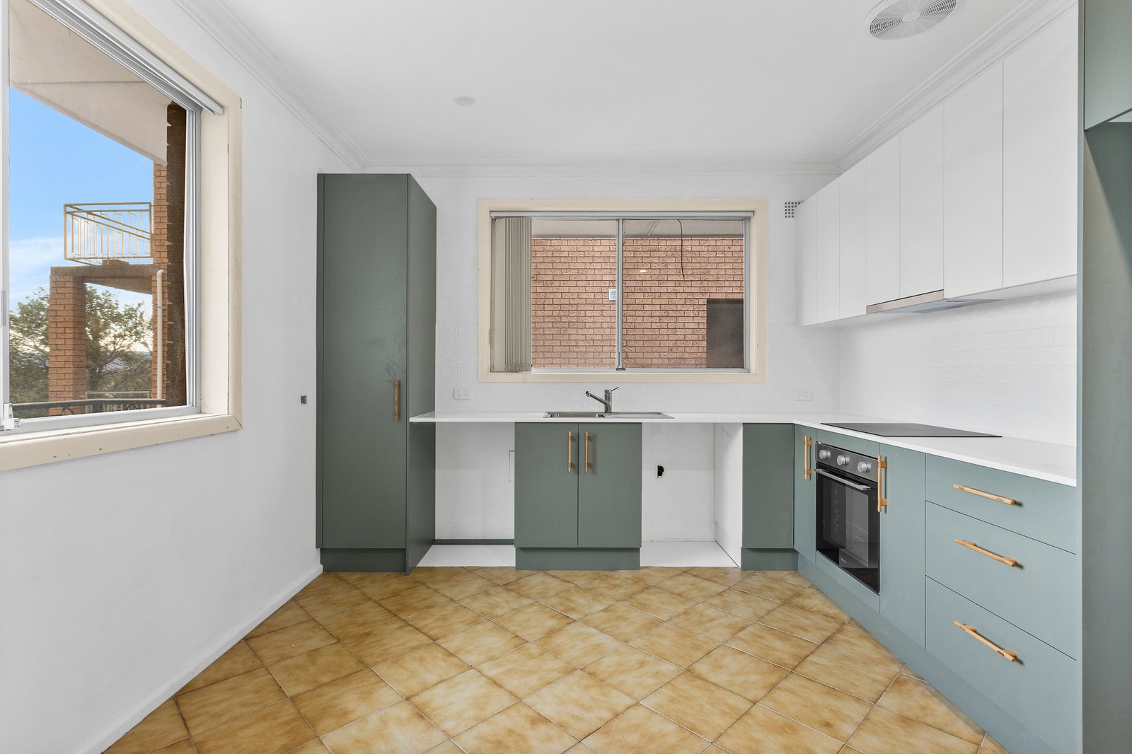 41A The Avenue MOUNT SAINT THOMAS 2