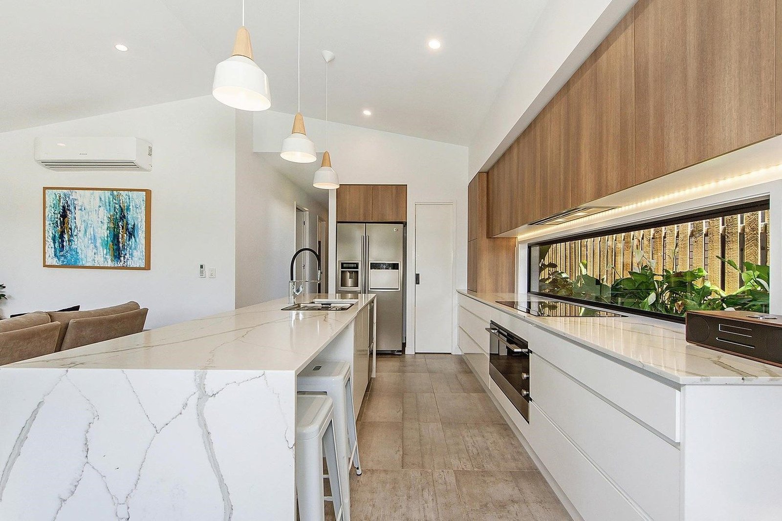 41B Fairway Drive CLEAR ISLAND WATERS 6