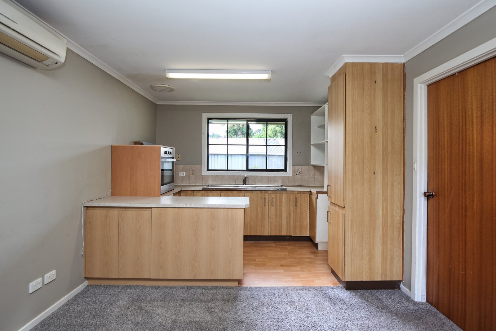 Real Estate and Property in 4/2-4 Buckland Street, Woodend, VIC