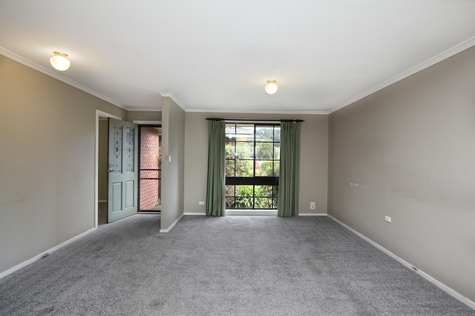 Real Estate and Property in 4/2-4 Buckland Street, Woodend, VIC