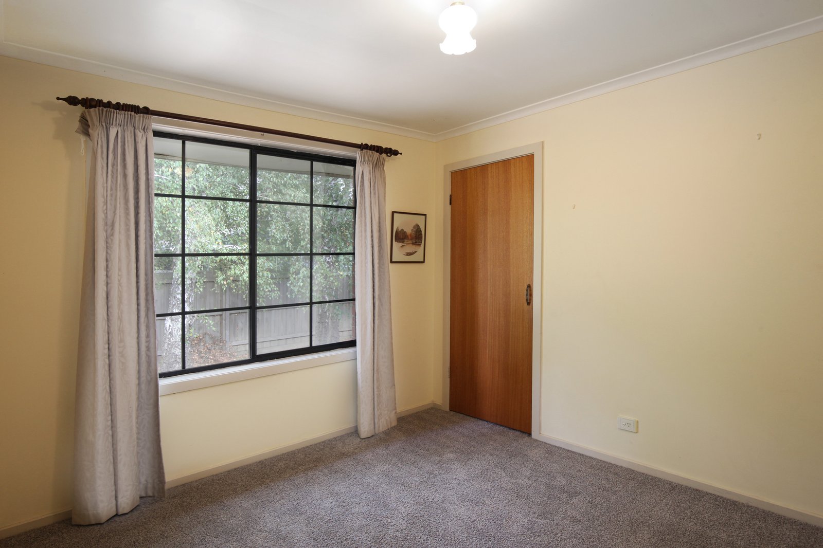 Real Estate and Property in 4/2-4 Buckland Street, Woodend, VIC
