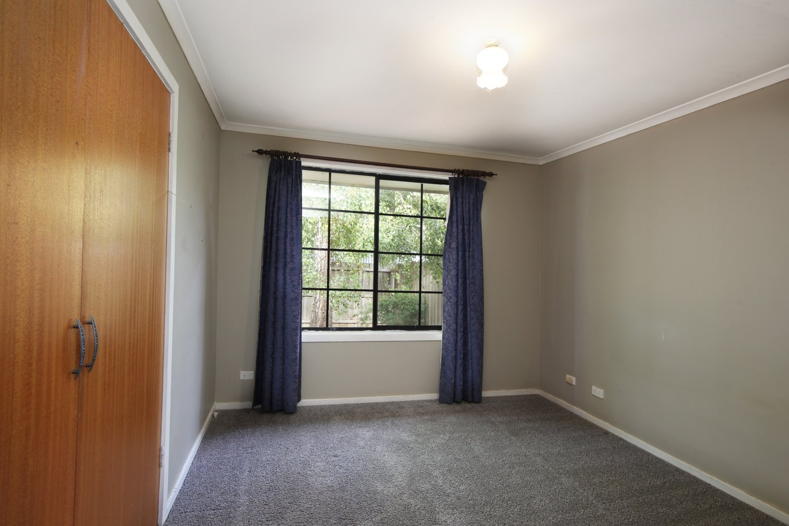 Real Estate and Property in 4/2-4 Buckland Street, Woodend, VIC