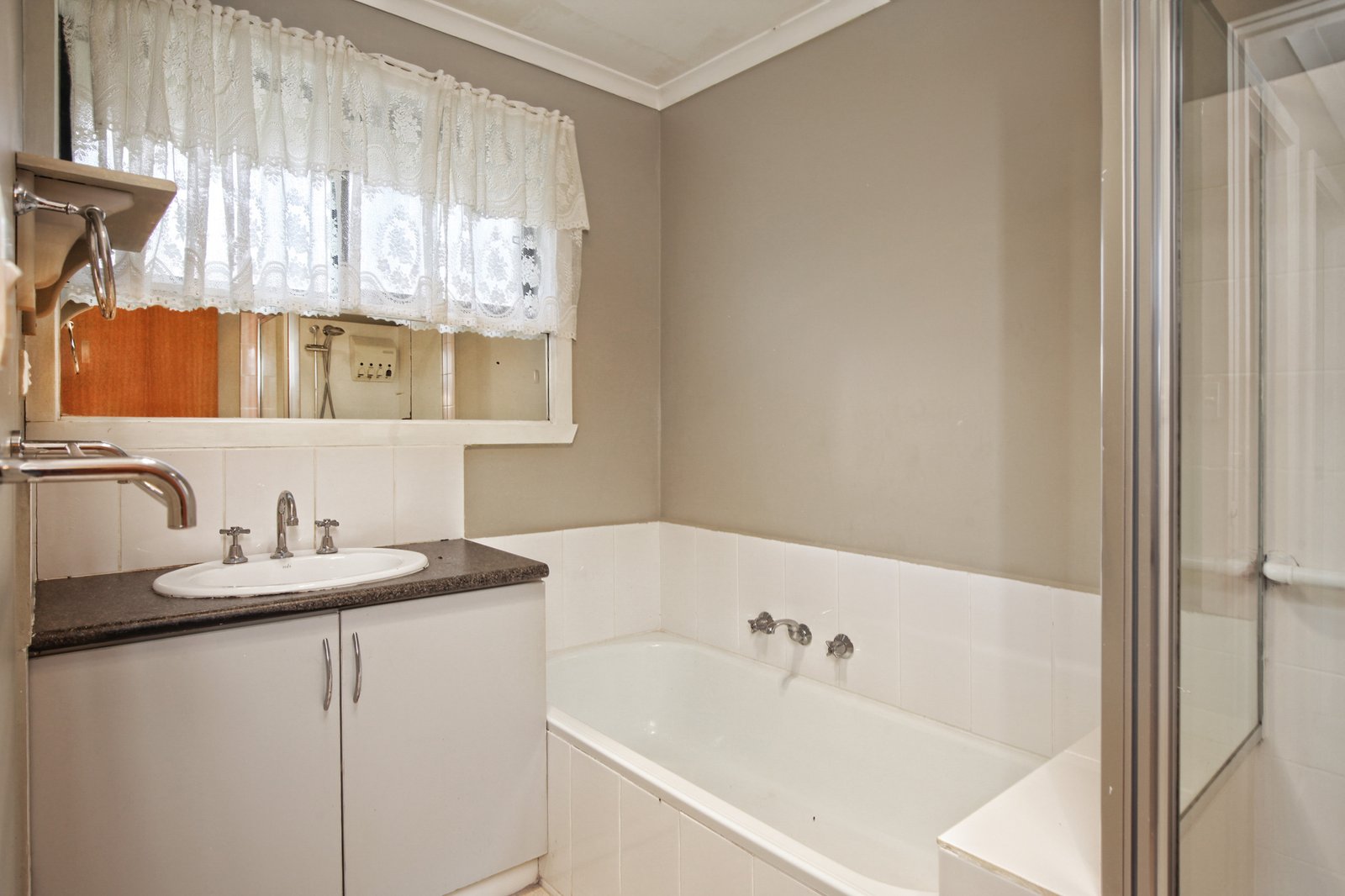 Real Estate and Property in 4/2-4 Buckland Street, Woodend, VIC