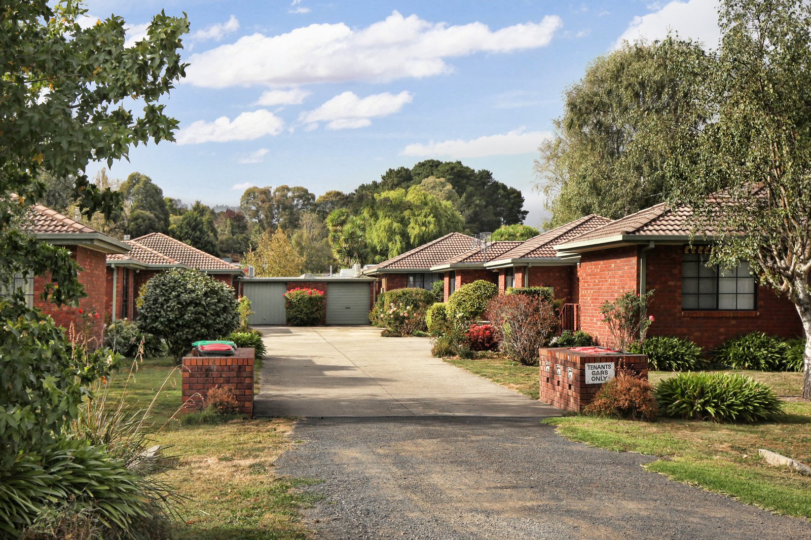 Real Estate and Property in 4/2-4 Buckland Street, Woodend, VIC