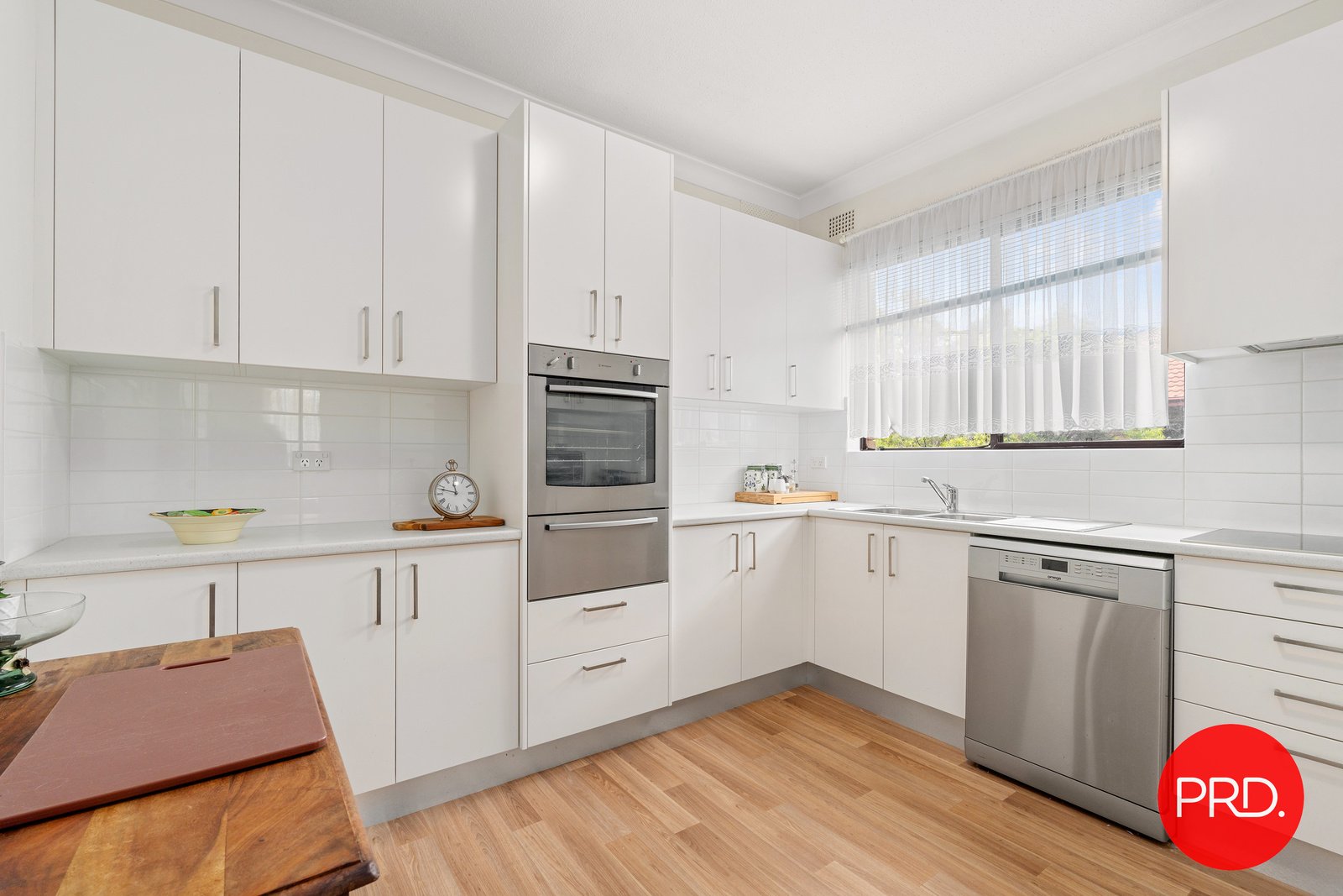 4/2-4 Hampton Court Road CARLTON 3