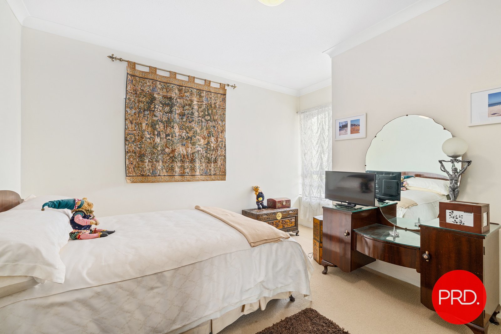 4/2-4 Hampton Court Road CARLTON 6