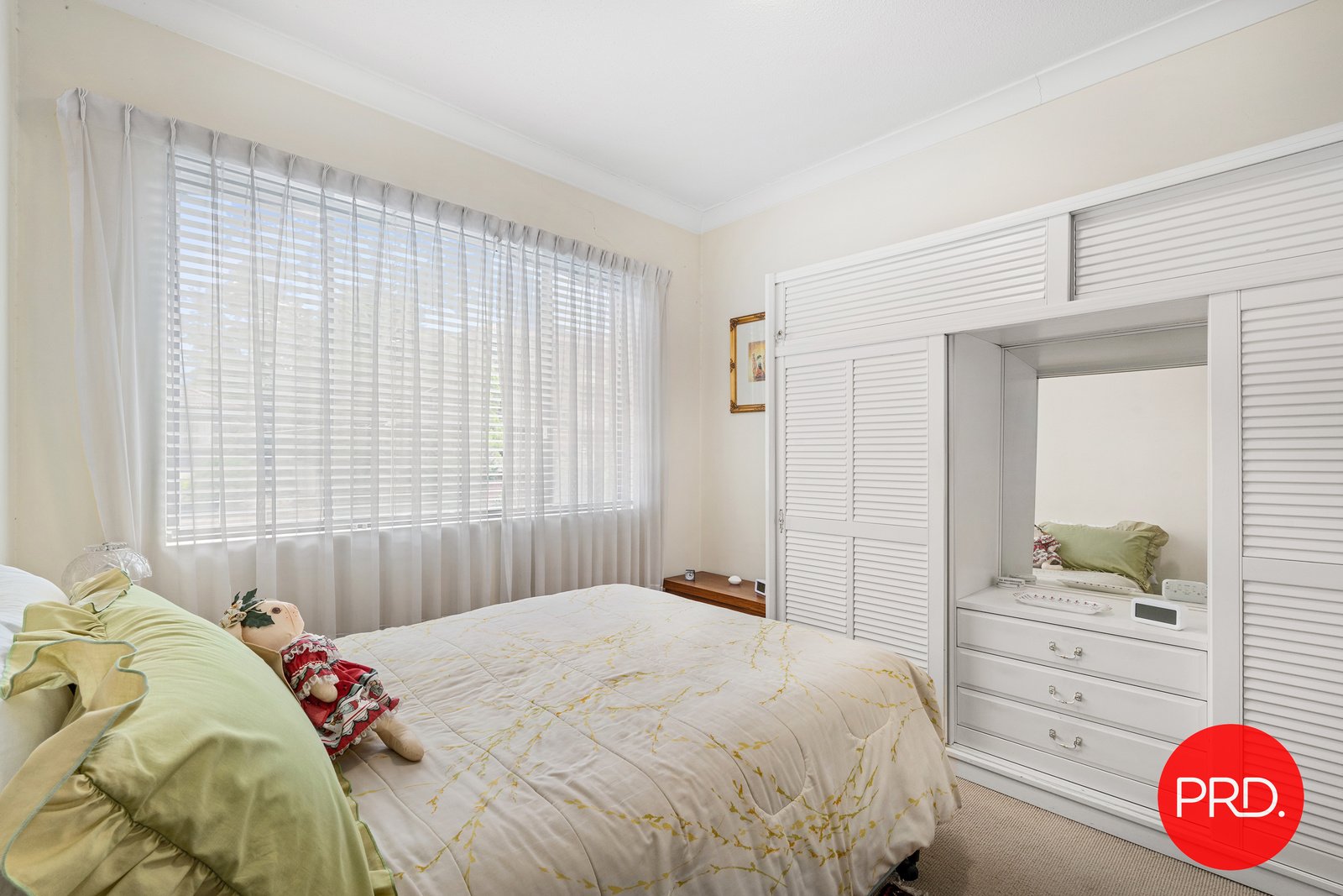 4/2-4 Hampton Court Road CARLTON 7