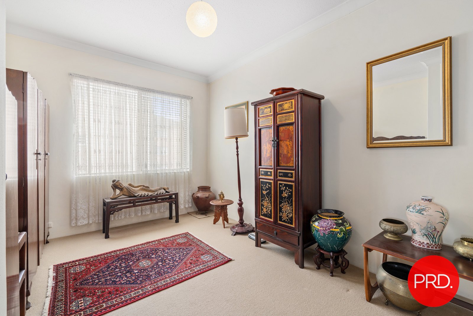 4/2-4 Hampton Court Road CARLTON 8