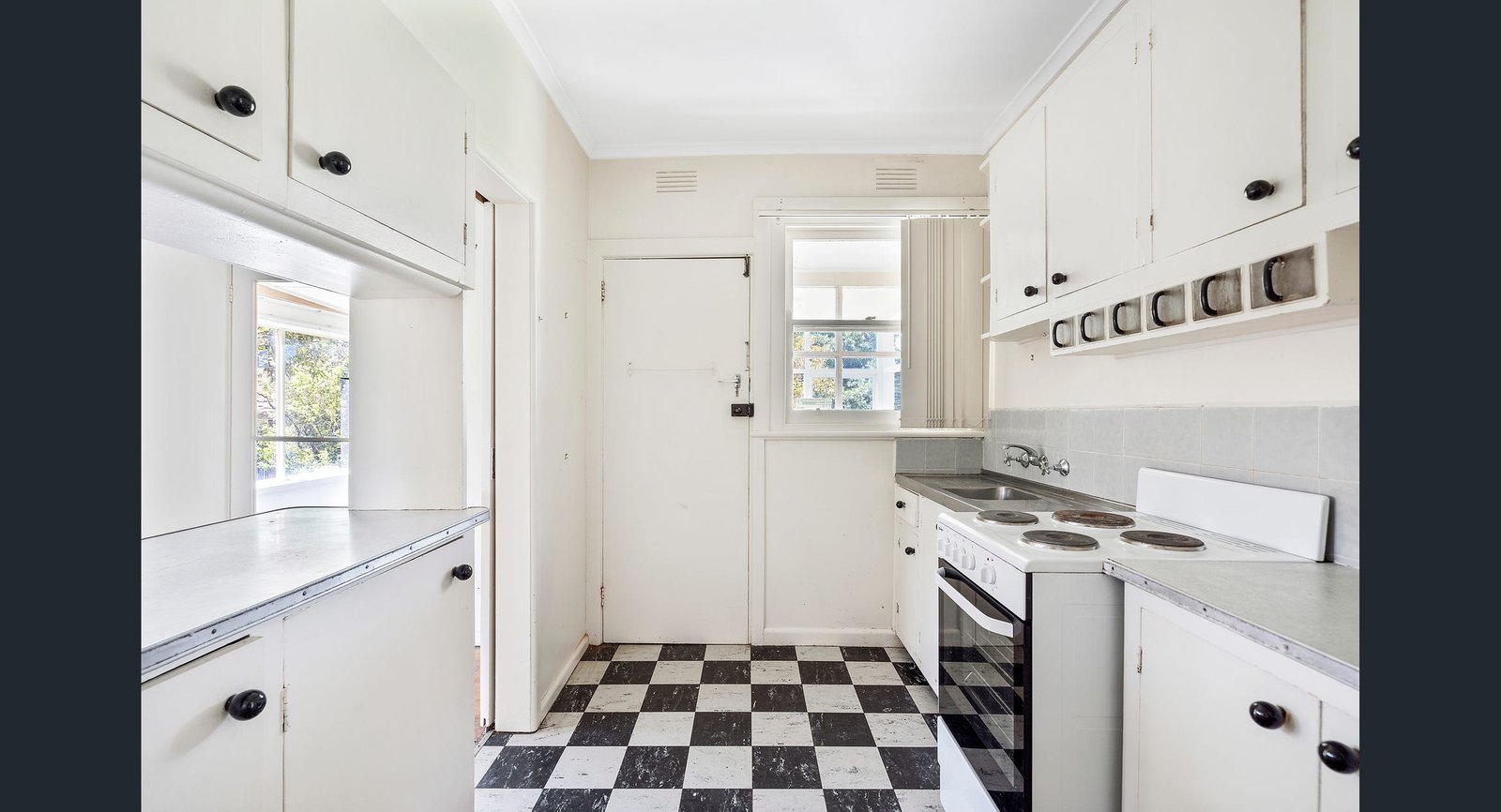 Gallery: 42-44 Belgravia Avenue