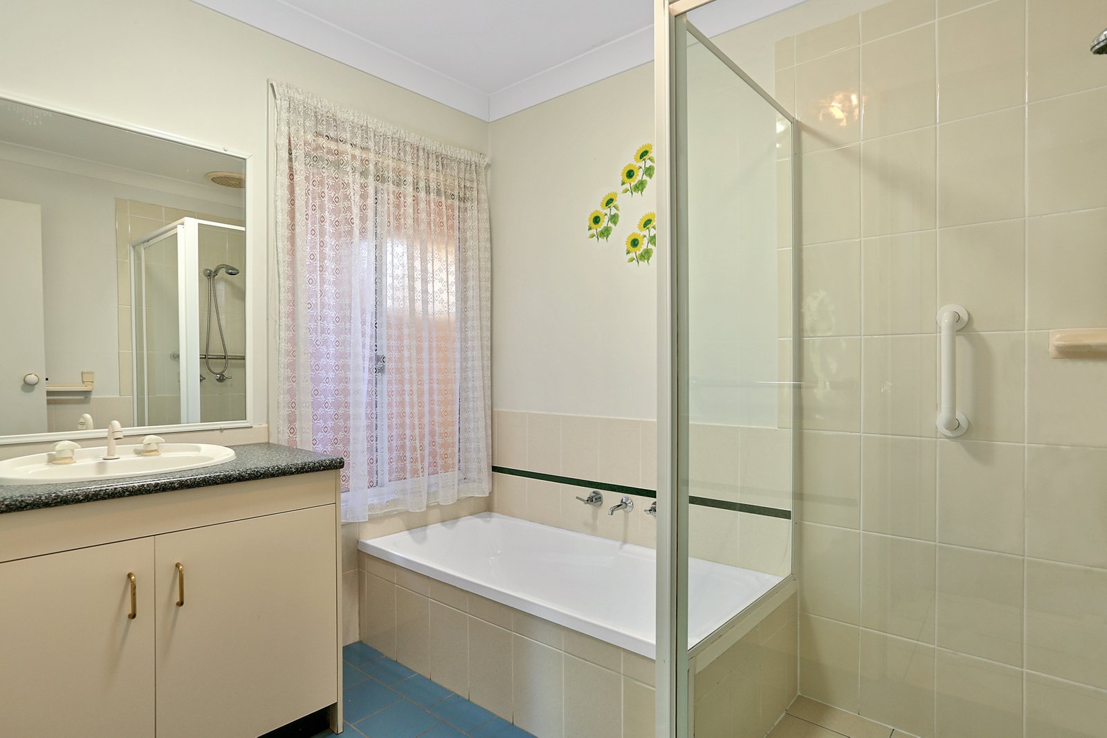42 Ashmore Crescent KANAHOOKA 6