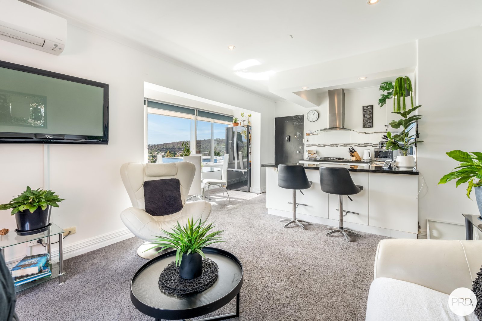 4/2 Auvergne Avenue MOUNT STUART 1