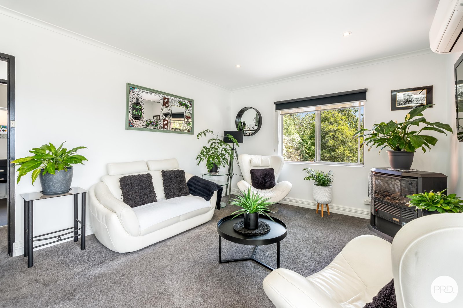 4/2 Auvergne Avenue MOUNT STUART 2