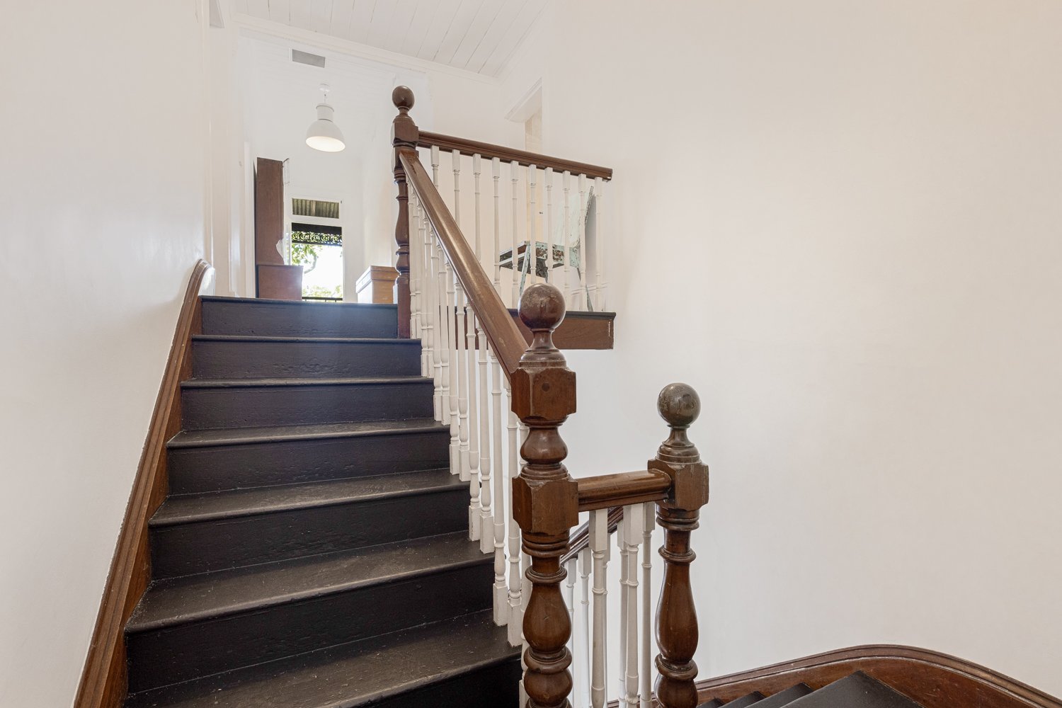 42 Belmore Road LORN 16