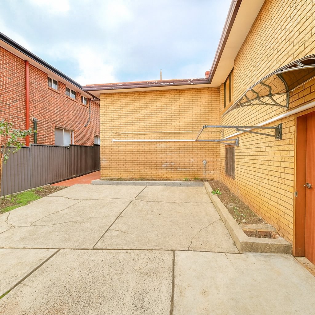 42 Boronia Road,  BOSSLEY PARK 12