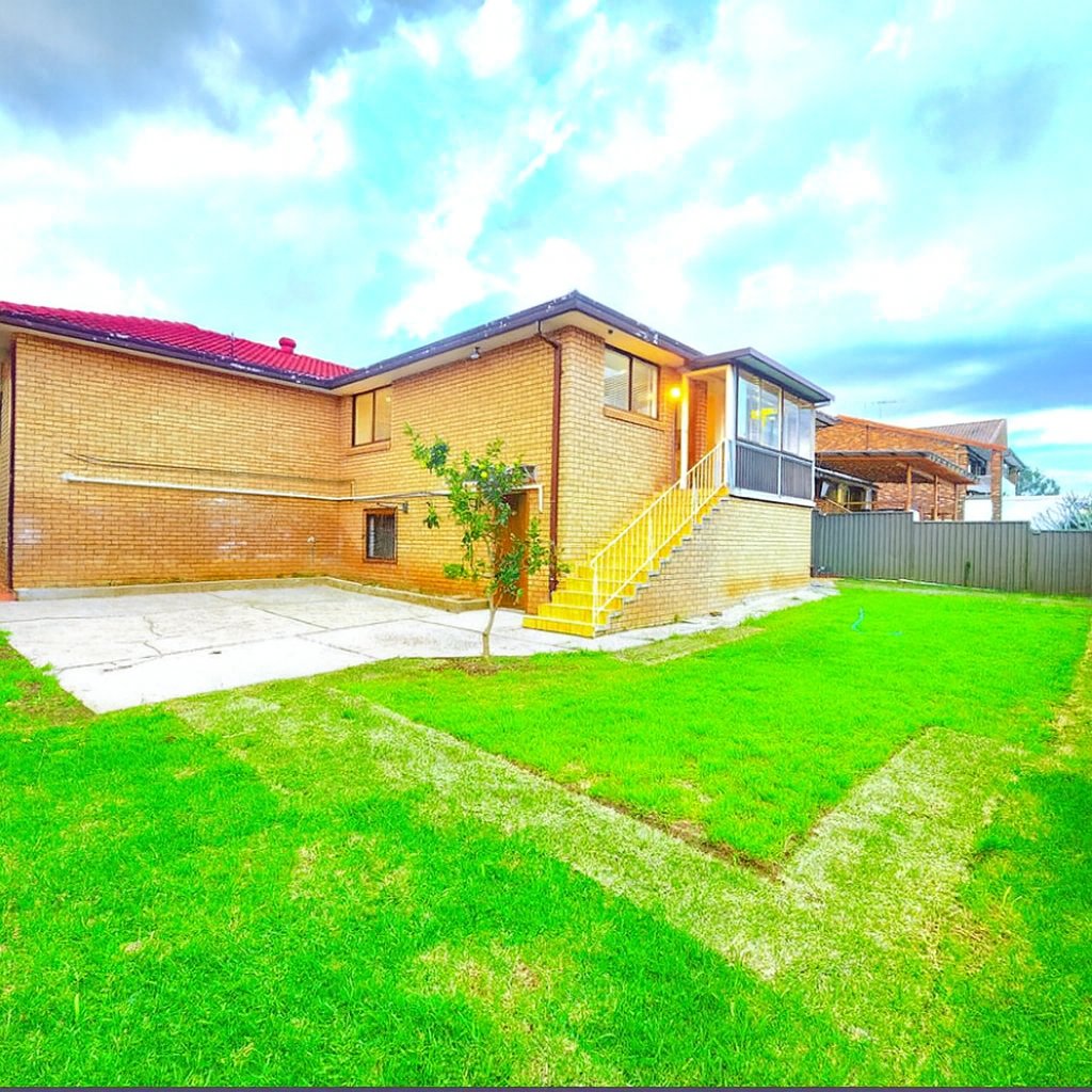 42 Boronia Road,  BOSSLEY PARK 13