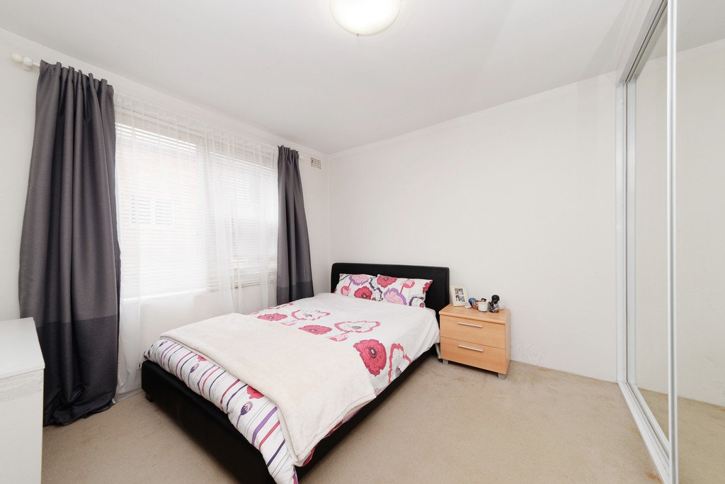 4/2 Brittain Crescent HILLSDALE 4
