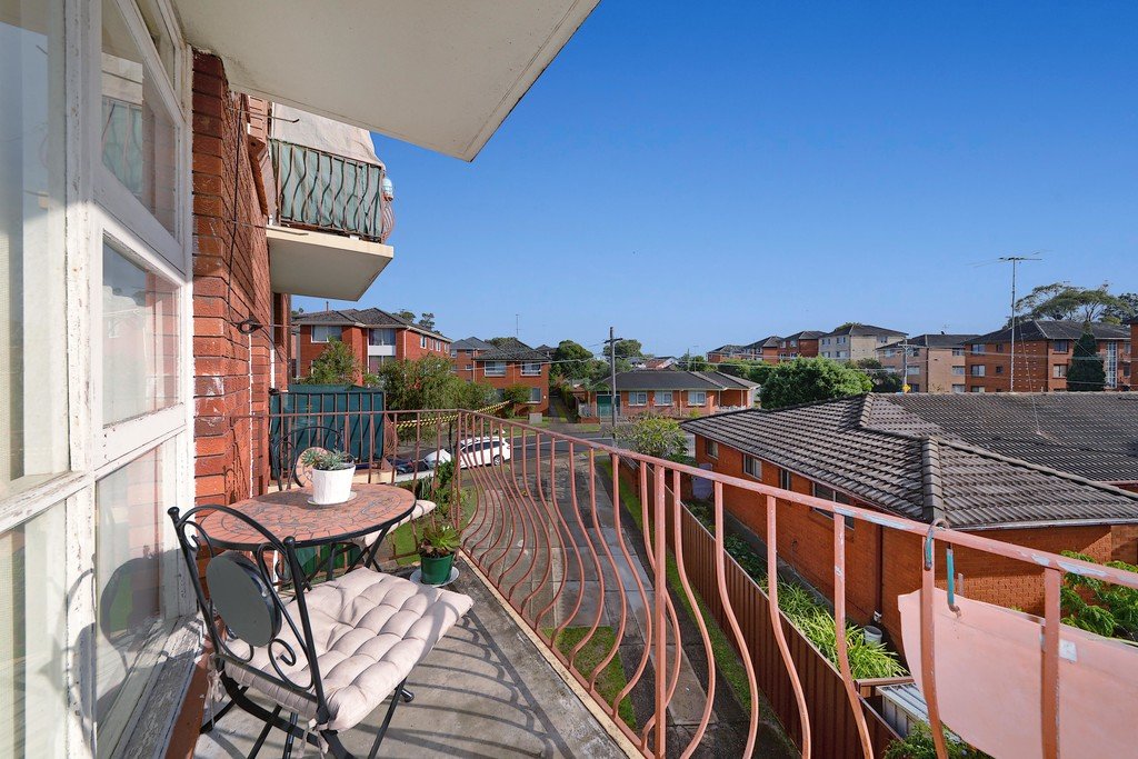 4/2 Brittain Crescent HILLSDALE 5