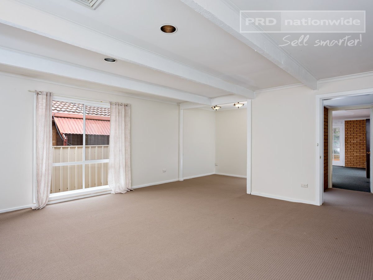 42 Brunskill Road LAKE ALBERT 2