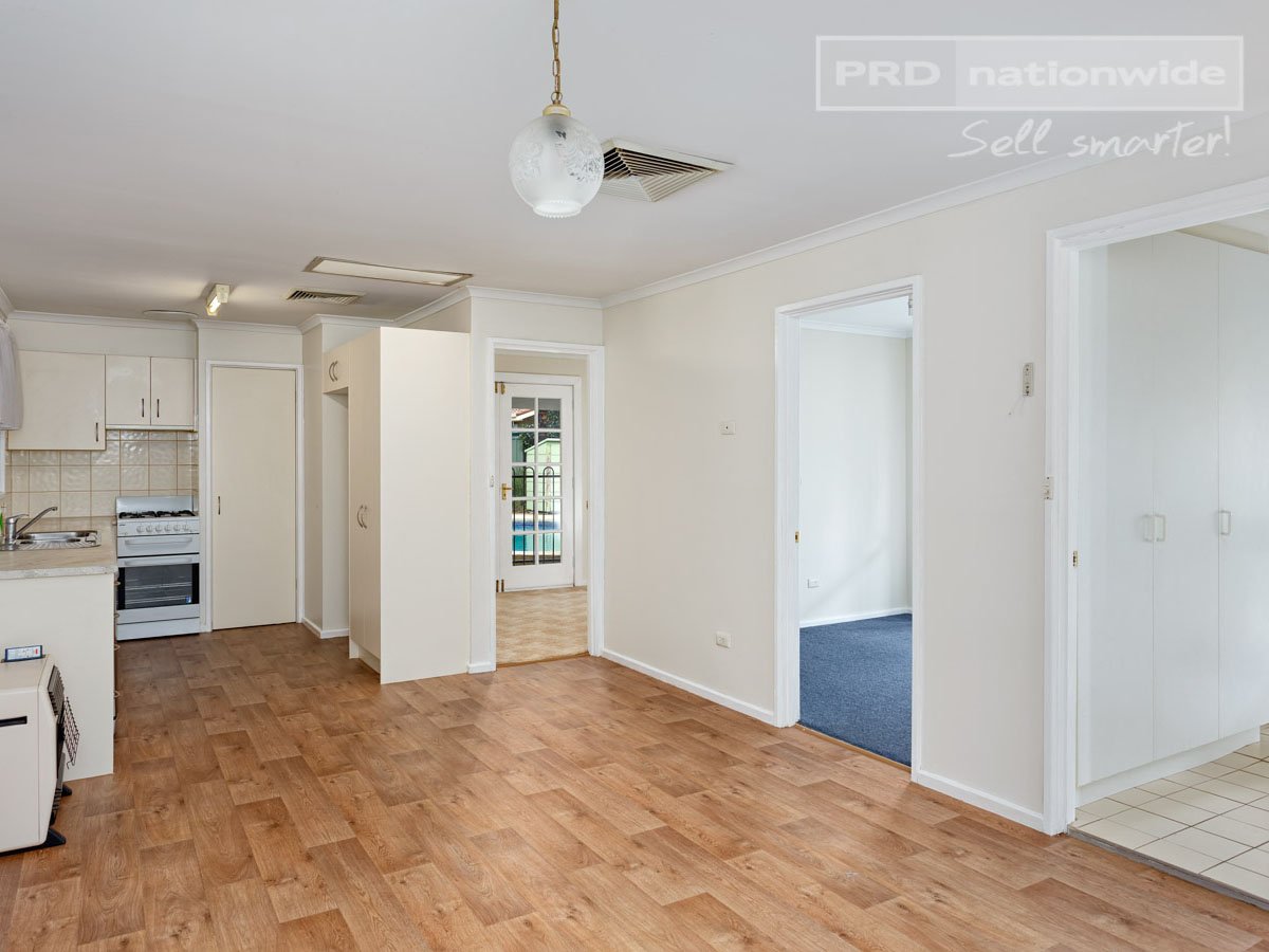 42 Brunskill Road LAKE ALBERT 3