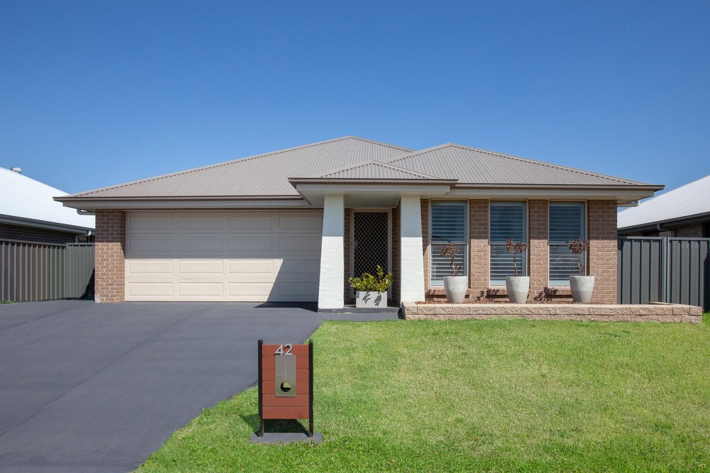 42 Cagney Road RUTHERFORD 1