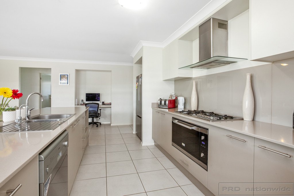 42 Cagney Road RUTHERFORD 4