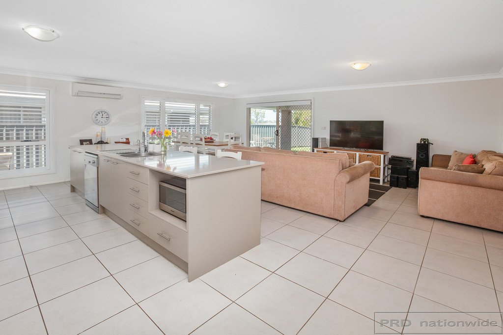 42 Cagney Road RUTHERFORD 5