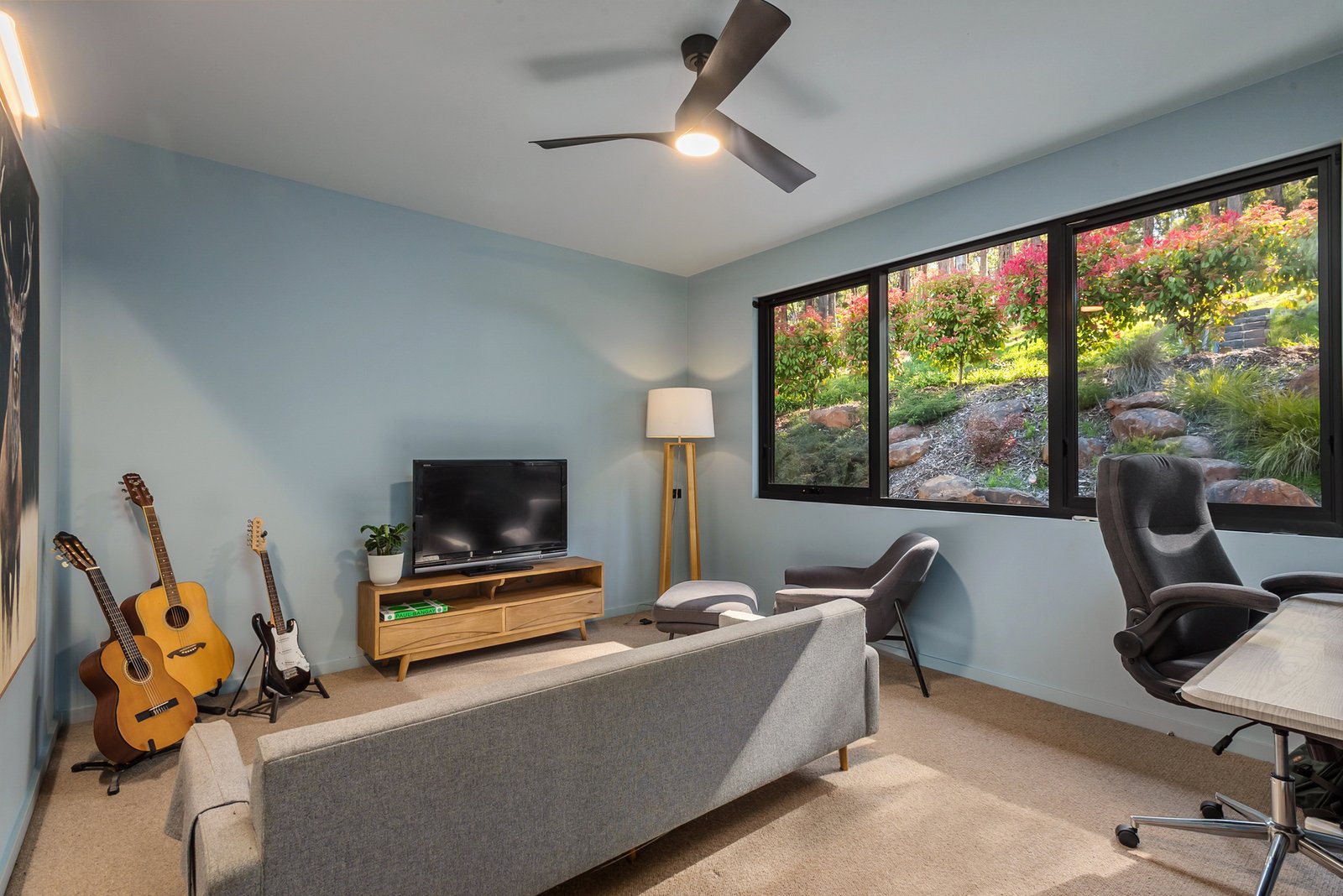 Real Estate and Property in 42 Christopher Crescent, Woodend, VIC