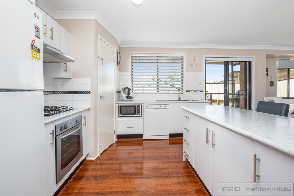 42 Clayton Crescent RUTHERFORD 9
